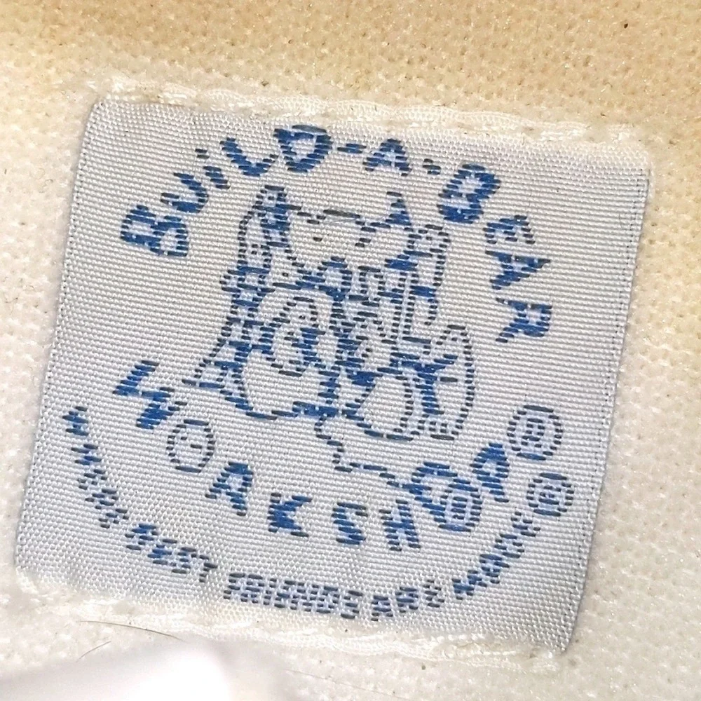 Build-A-Bear Workshop give your